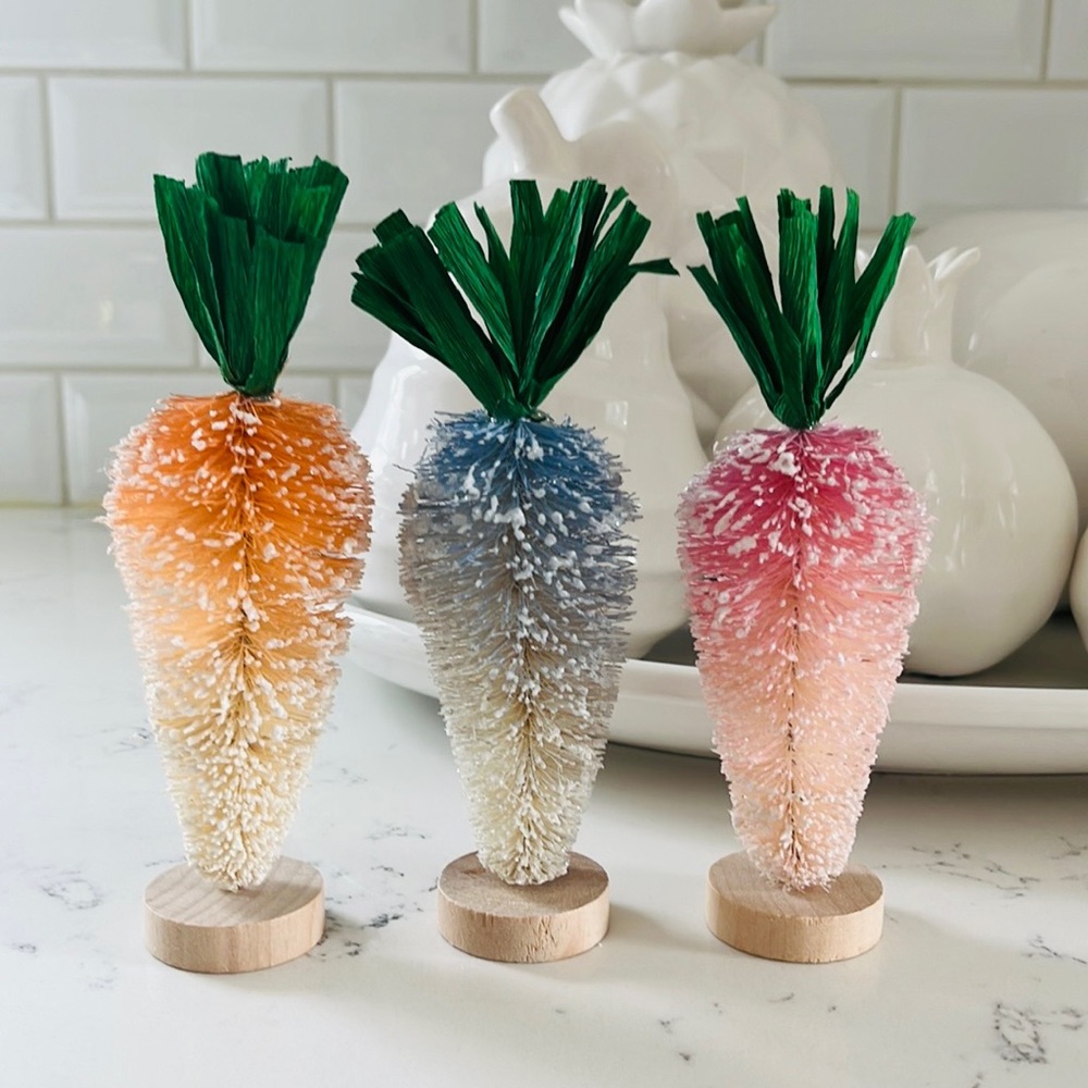 Target Bullseye’s Bottle Brush Carrot 🥕 Decor Set